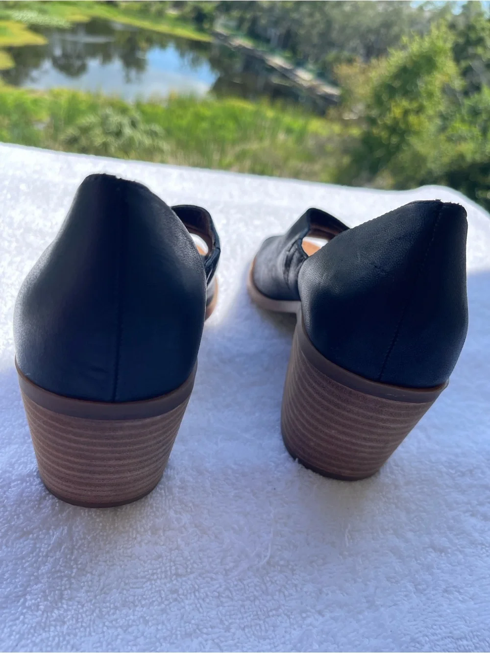 Sole Society Black Leather Peep Toe Cutout Block Heel Sandals Size 8.5M / 39